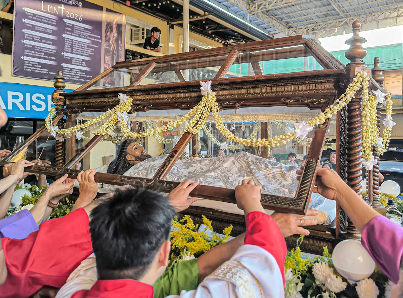 SAFETY DESK. Quezon City Police District cops are on duty at an assistance desk outside the Immaculate Conception Cathedral of Cubao in Quezon City on Good Friday (April 3, 2026). The deployment ensures the safety of churchgoers. (PNA photo by Robert Oswald P. Alfiler)